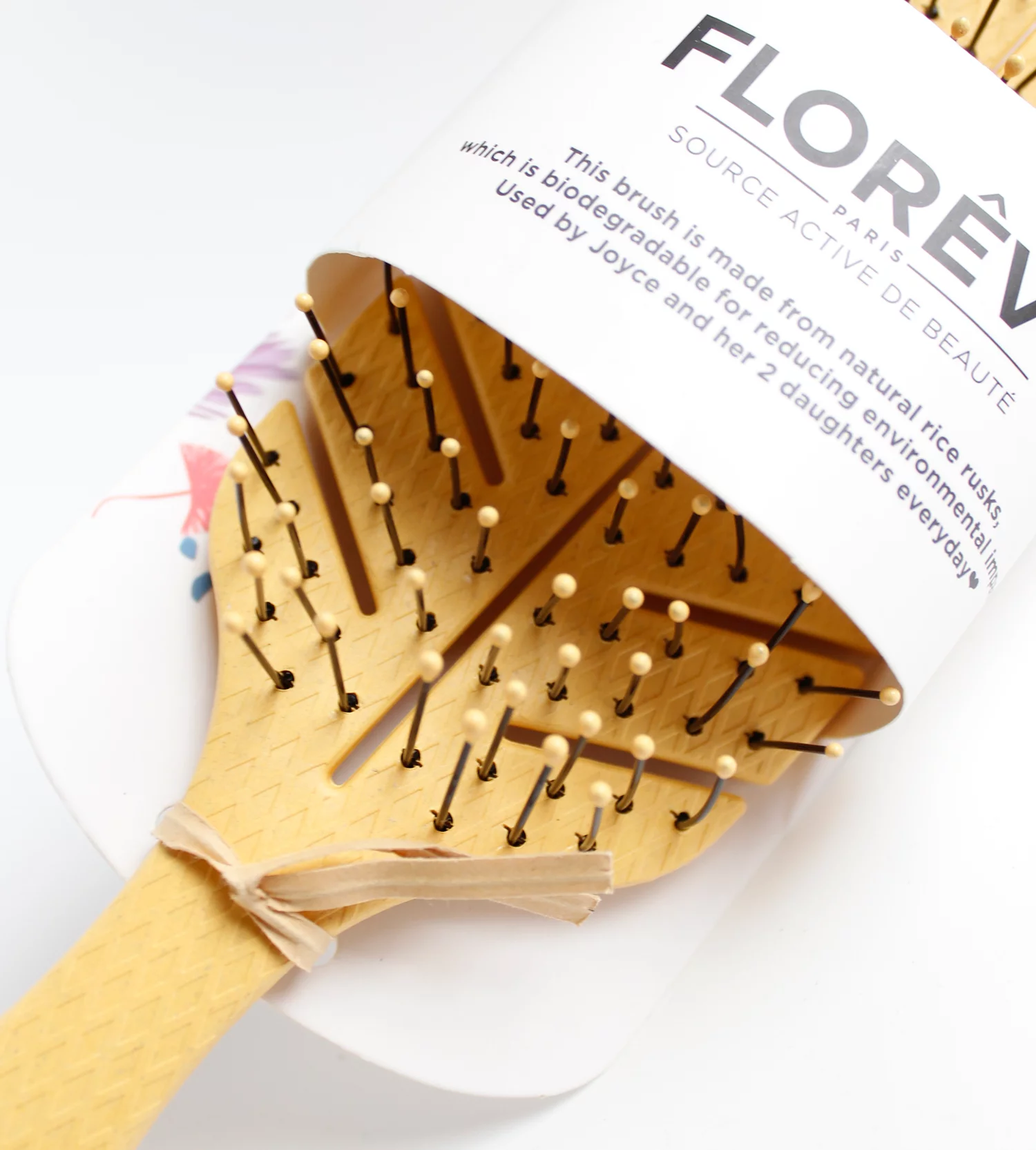 HAIR BRUSH DETAIL